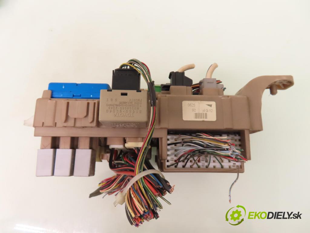 TOYOTA COROLLA kombi (_E12_) KOMBI 2004 81,00 1.6 VVT-i (ZZE121_) - 3ZZ-FE 1598,00 spinačka / imobilizéra IMMO / Riadiaca jednotka 8966102B80 ; MB2750008801 ; 8264102040