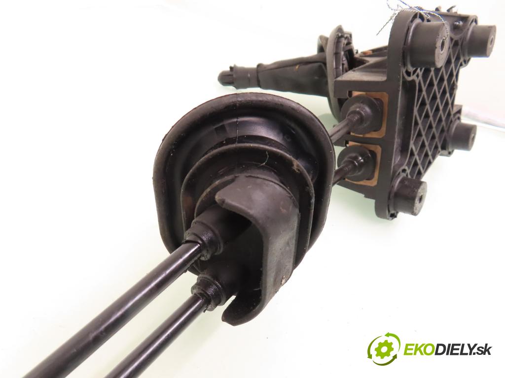 CITROEN C4 I (LC_) HB 2006 80,00 1.6 16V - NFU (TU5JP4) 1587,00 ZVEDÁK: 9652806777