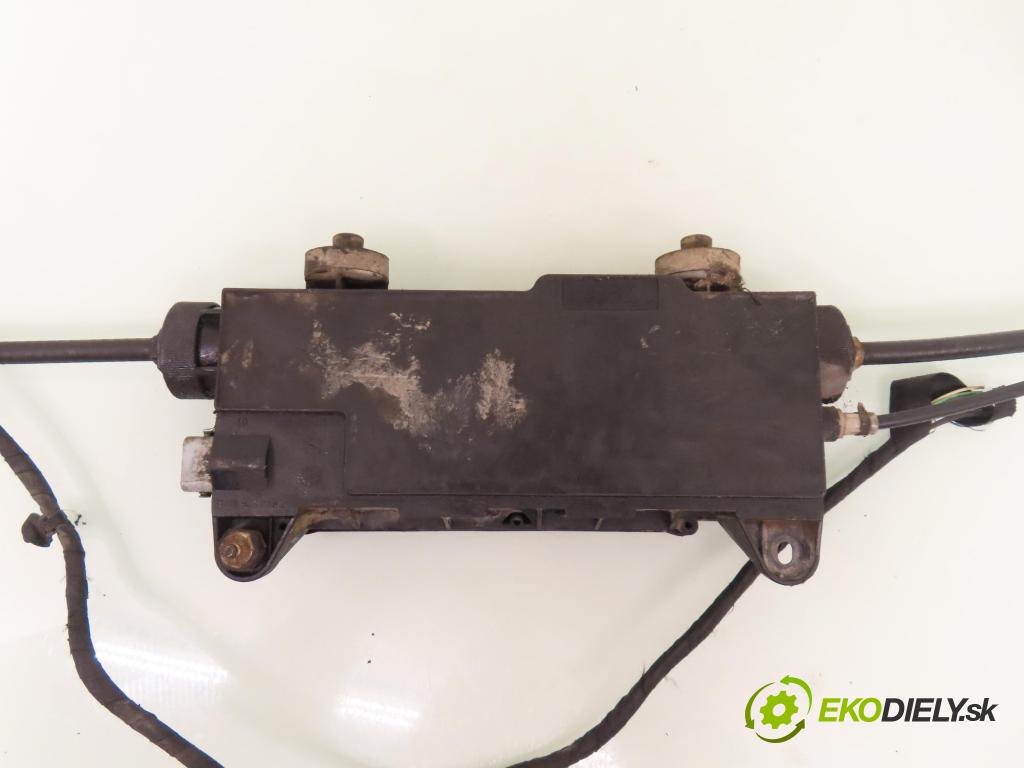 RENAULT LAGUNA II (BG0/1_) LIFTBACK 2002 79,00 1.6 16V (BG0A, BG0L) - K4M 710 1598,00 BRZDA: ručně elektrický 8200498693