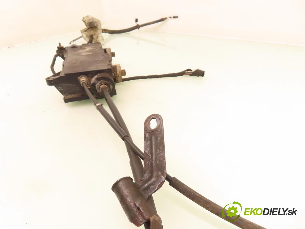 RENAULT LAGUNA II (BG0/1_) LIFTBACK 2002 79,00 1.6 16V (BG0A, BG0L) - K4M 710 1598,00 BRZDA: ručně elektrický 8200498693