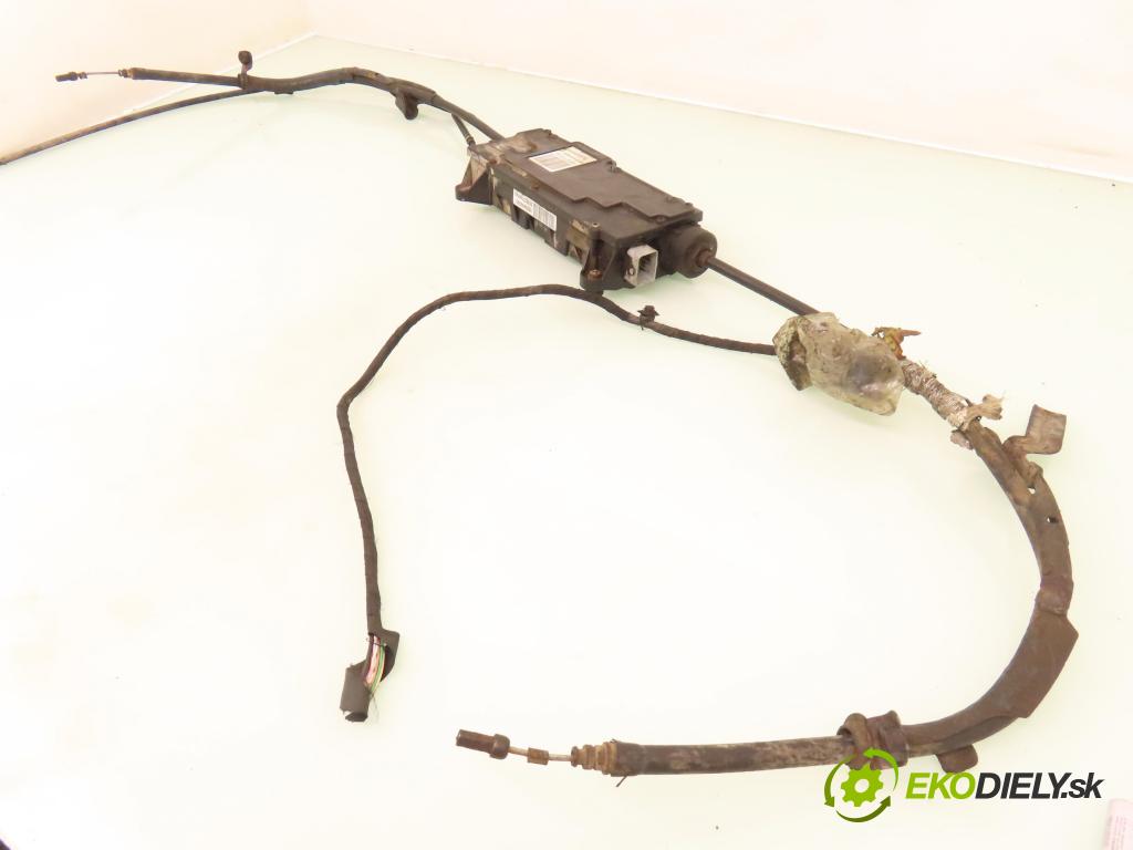 RENAULT LAGUNA II (BG0/1_) LIFTBACK 2002 79,00 1.6 16V (BG0A, BG0L) - K4M 710 1598,00 BRZDA: ručně elektrický 8200498693