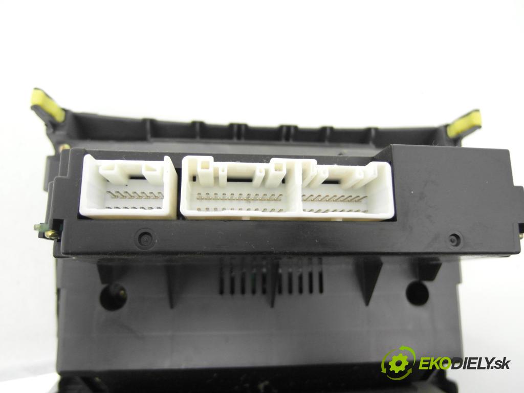 TOYOTA COROLLA (_E12_) HB 2003 81,00 1.6 VVT-i (ZZE121_) - 3ZZ-FE 1598,00 Panel kúrenia KLIMATRONIK 554111A240