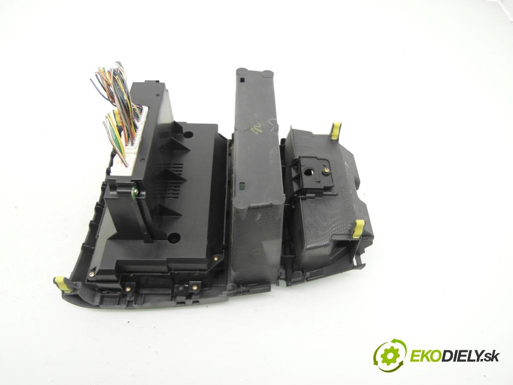 TOYOTA COROLLA (_E12_) HB 2003 81,00 1.6 VVT-i (ZZE121_) - 3ZZ-FE 1598,00 Panel kúrenia KLIMATRONIK 554111A240