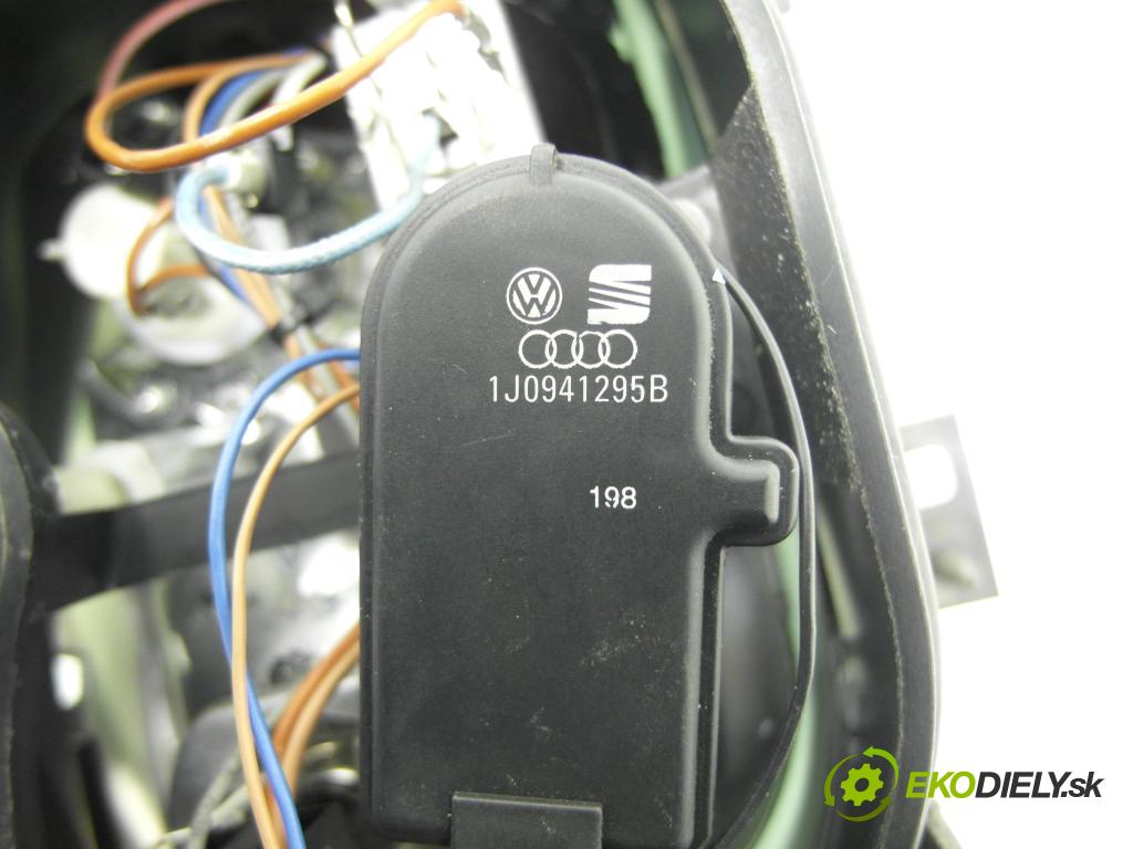 VW GOLF IV (1J1) HB 1999 74,00 1.6 - AKL 1595,00 Svetlo LP 1J1941017K ; 89307375