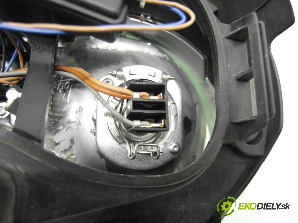 VW GOLF IV (1J1) HB 1999 74,00 1.6 - AKL 1595,00 světlo LP 1J1941017K ; 89307375