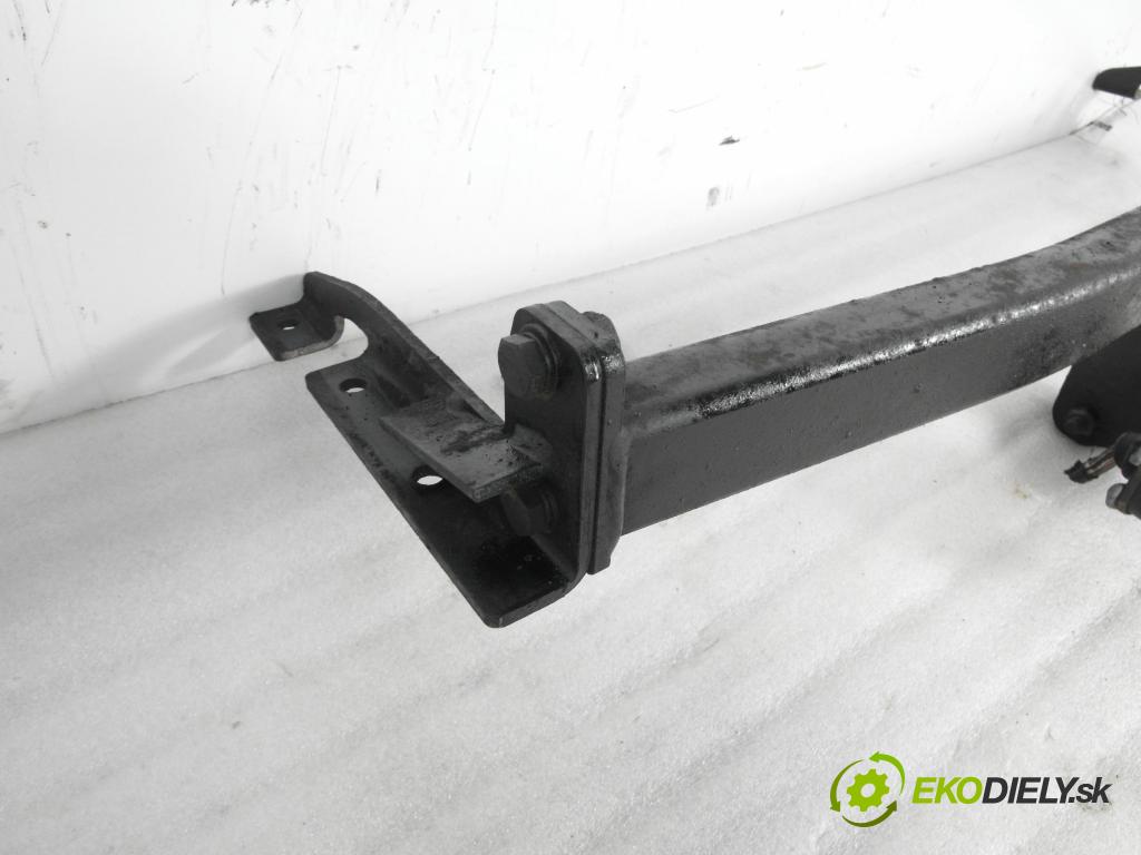 TOYOTA COROLLA kombi (_E12_) KOMBI 2004 81,00 1.6 VVT-i (ZZE121_) - 3ZZ-FE 1598,00 Hák