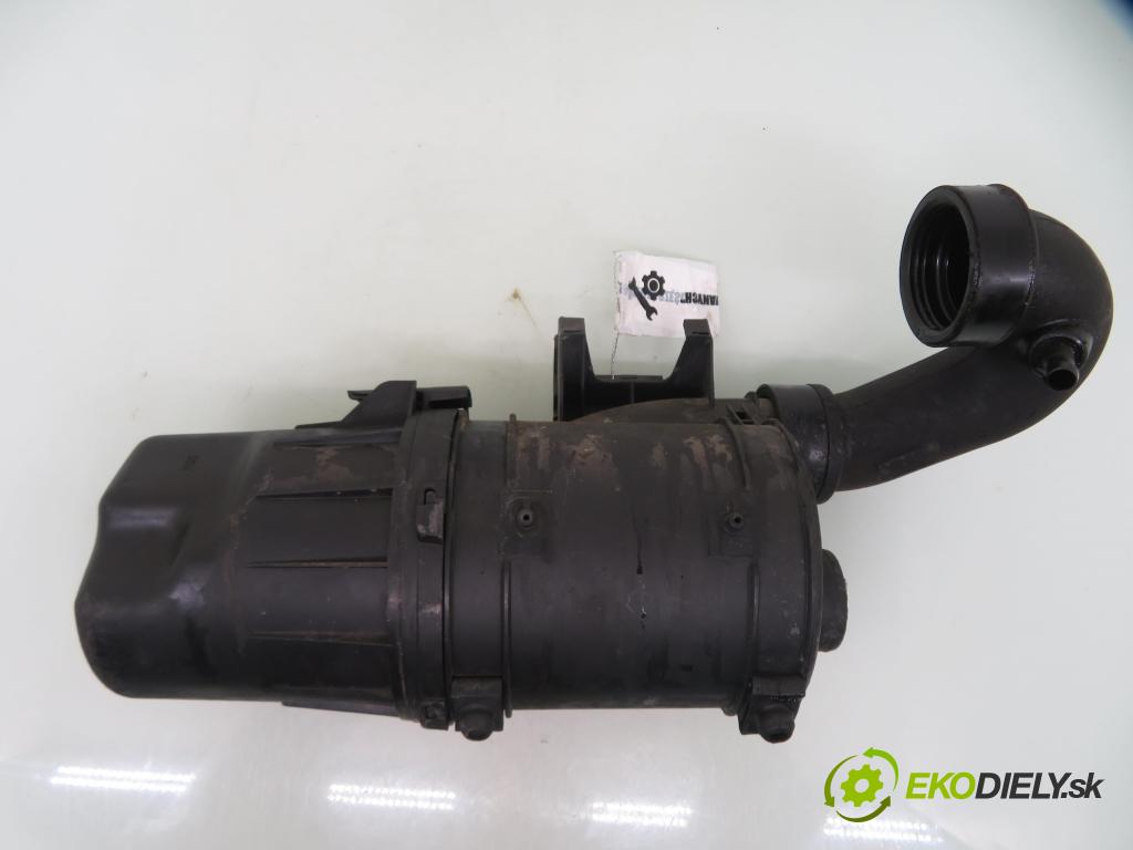 RENAULT CLIO II (BB_, CB_) HB 2000 43,00 1.2 8V 58 1149,00 Obal filtra vzduchu 7700110525 ; 7700105236 ; 7700873536 (Obal vzduchového filtra)