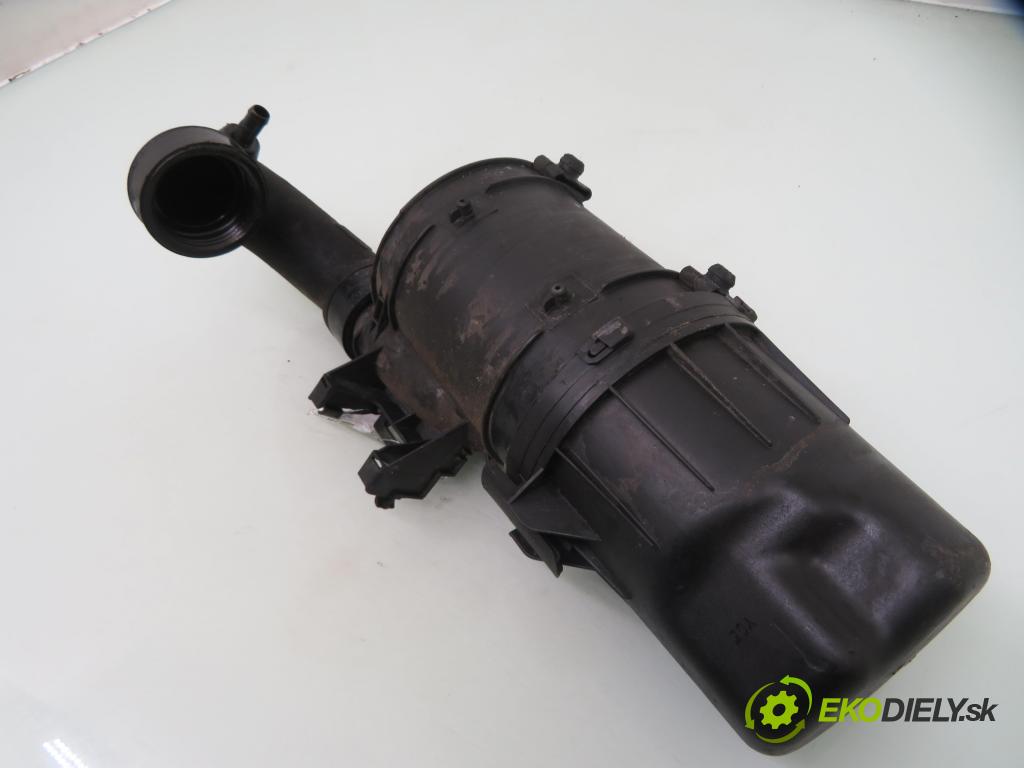 RENAULT CLIO II (BB_, CB_) HB 2000 43,00 1.2 8V 58 1149,00 Obal filtra vzduchu 7700110525 ; 7700105236 ; 7700873536 (Obal vzduchového filtra)