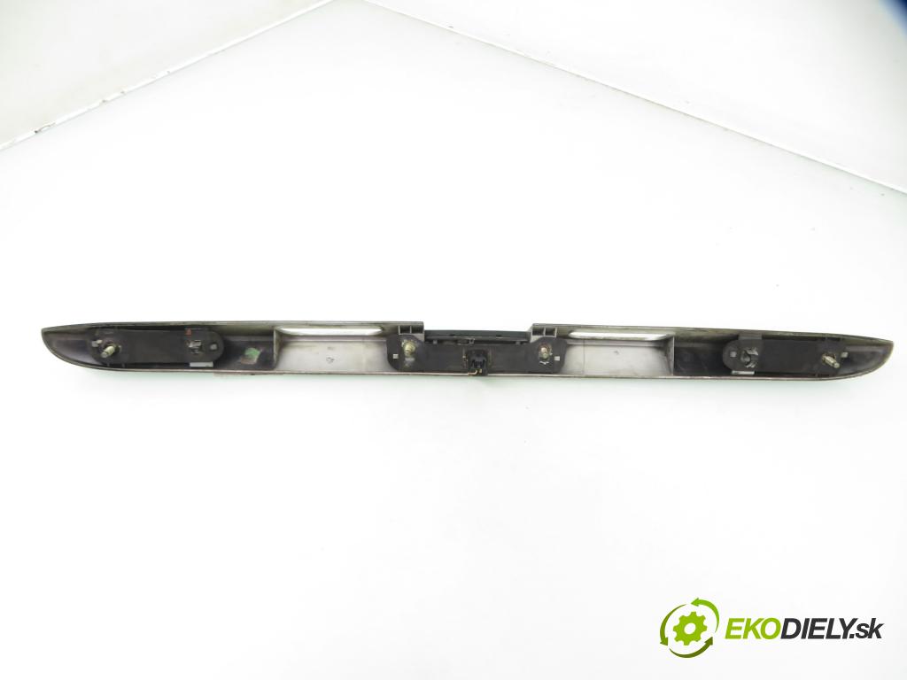 PEUGEOT 307 SW (3H) KOMBI 2002 66,00 2.0 HDI 90 - RHY (DW10TD) 1997,00 Zadné čelo dverí kufor 9638615777