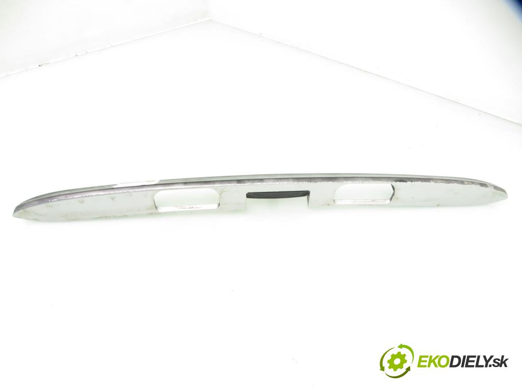 PEUGEOT 307 SW (3H) KOMBI 2002 66,00 2.0 HDI 90 - RHY (DW10TD) 1997,00 Zadné čelo dverí kufor 9638615777