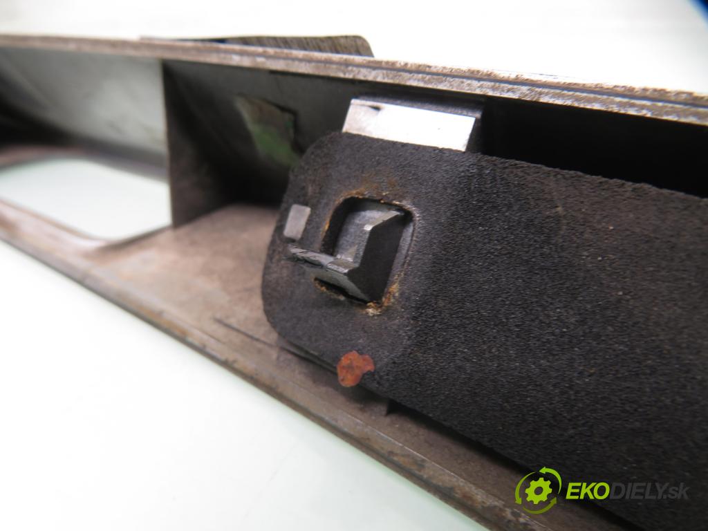 PEUGEOT 307 SW (3H) KOMBI 2002 66,00 2.0 HDI 90 - RHY (DW10TD) 1997,00 Zadné čelo dverí kufor 9638615777