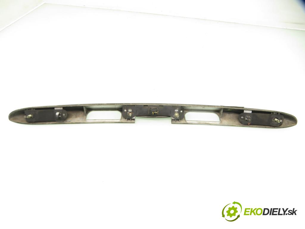 PEUGEOT 307 SW (3H) KOMBI 2002 66,00 2.0 HDI 90 - RHY (DW10TD) 1997,00 Zadné čelo dverí kufor 9638615777