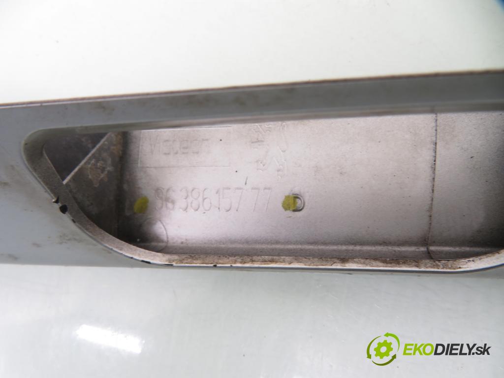 PEUGEOT 307 SW (3H) KOMBI 2002 66,00 2.0 HDI 90 - RHY (DW10TD) 1997,00 Zadné čelo dverí kufor 9638615777