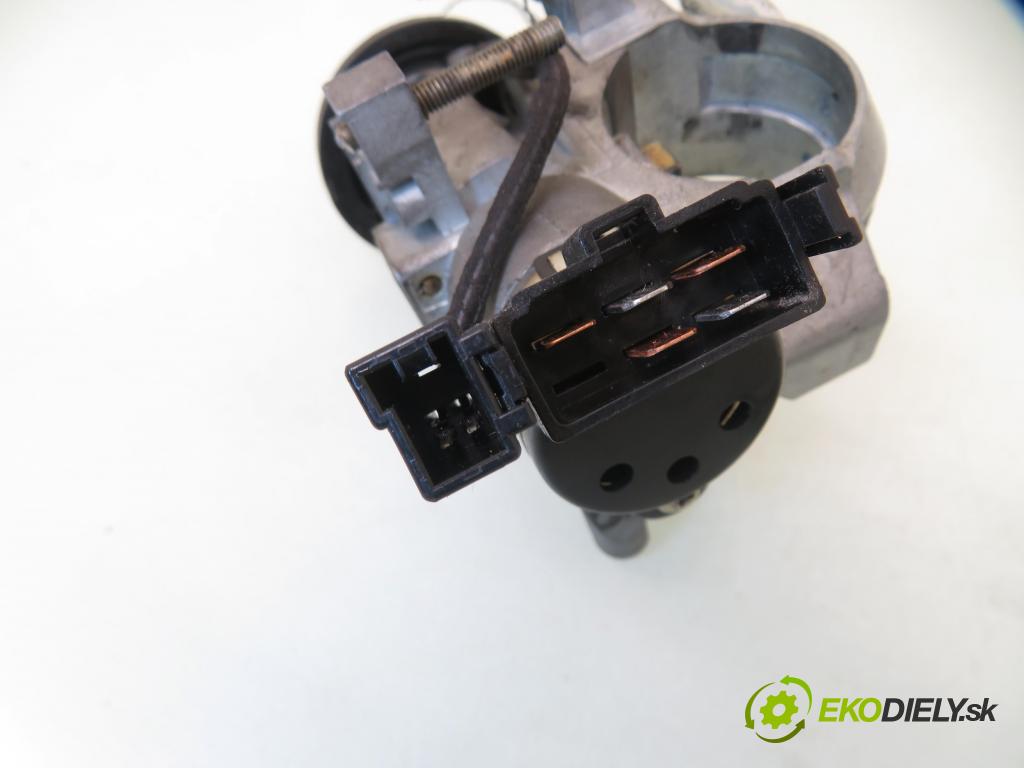 VOLVO S40 I (VS) SEDAN 2003 90,00 1.8 - B 4184 S2 1783,00 spinačka 36380100 (Spínacia skrinka)