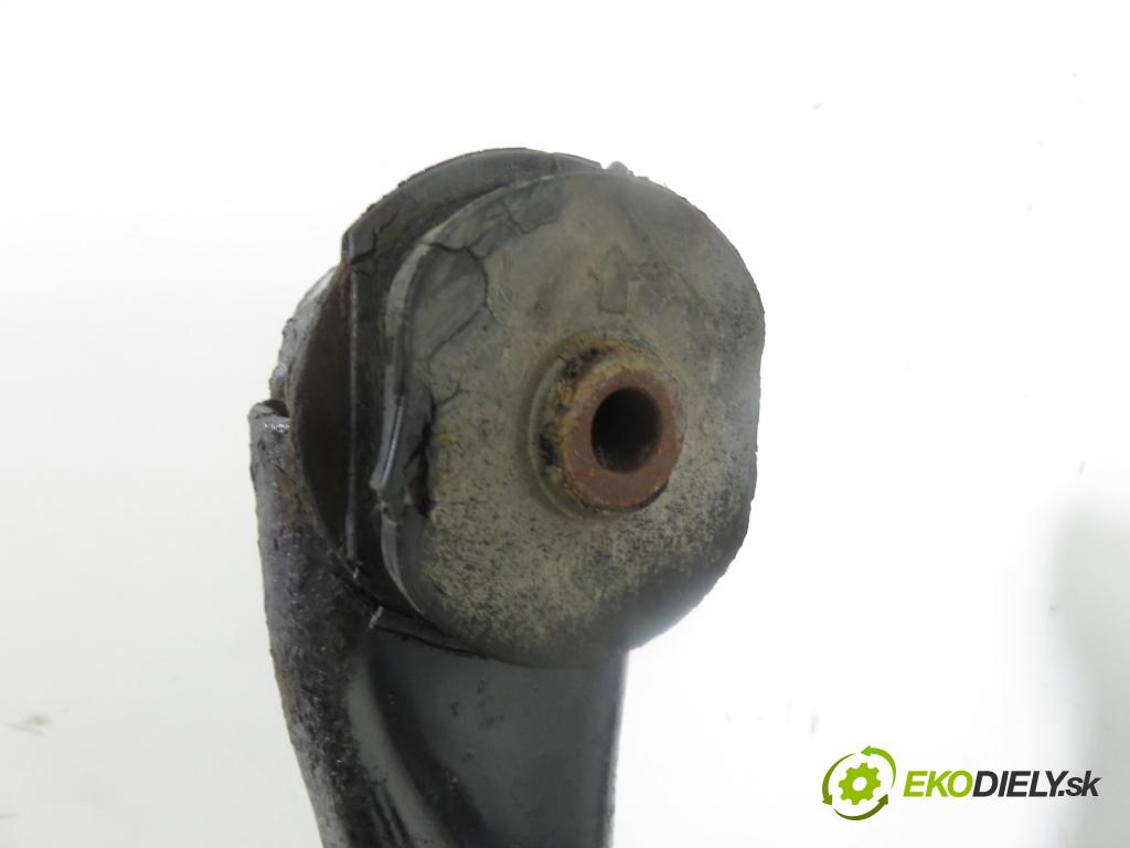 SUZUKI SWIFT III (MZ, EZ) HB 2008 67,00 1.3 91 - M13A 1328,00 výztuha zadní část ABS 