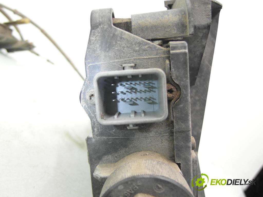 RENAULT SCENIC II (JM0/1_) MINIVAN 2008 96,00 1.9 dCi - F9Q 803 1870,00 BRZDA: ručny elektrický 8200734627