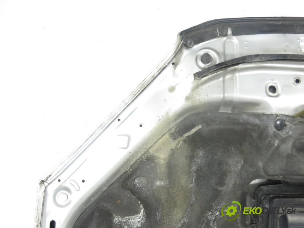 TOYOTA RAV 4 II (_A2_) SUV 2004 85,00 2.0 D-4D 4WD 116 - 1CD-FTV 1995,00 Kapota  (Kapota)