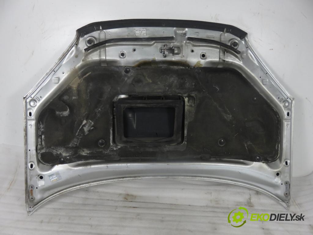 TOYOTA RAV 4 II (_A2_) SUV 2004 85,00 2.0 D-4D 4WD 116 - 1CD-FTV 1995,00 Kapota  (Kapota)