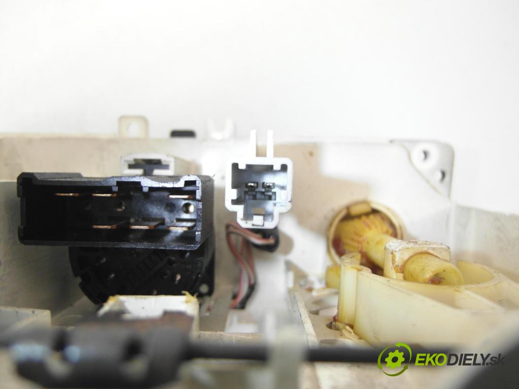 HONDA CIVIC VII Hatchback (EU, EP, EV) HB 2002 66,00 1.4 iS (EP1) - D14Z5 1396,00 Panel kúrenia 79500S6DG010M1 ; 3P26030700