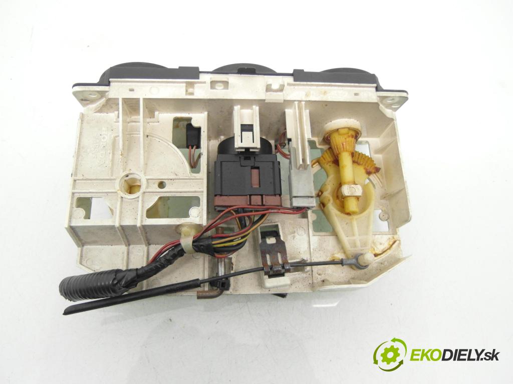 HONDA CIVIC VII Hatchback (EU, EP, EV) HB 2002 66,00 1.4 iS (EP1) - D14Z5 1396,00 Panel kúrenia 79500S6DG010M1 ; 3P26030700