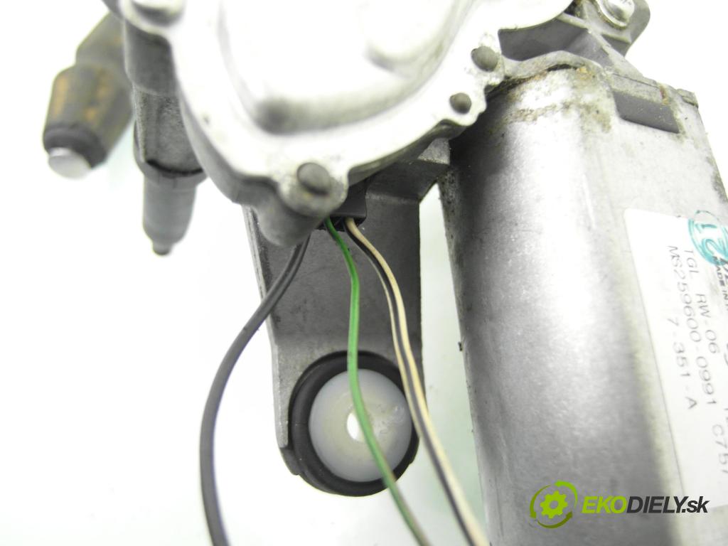 FIAT BRAVO II (198_) HB 2008 88,00 1.9 D Multijet - 192 A8.000 1910,00 Motorček stierače zadné MS2596000991