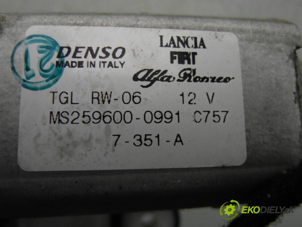 FIAT BRAVO II (198_) HB 2008 88,00 1.9 D Multijet - 192 A8.000 1910,00 Motorček stierače zadné MS2596000991