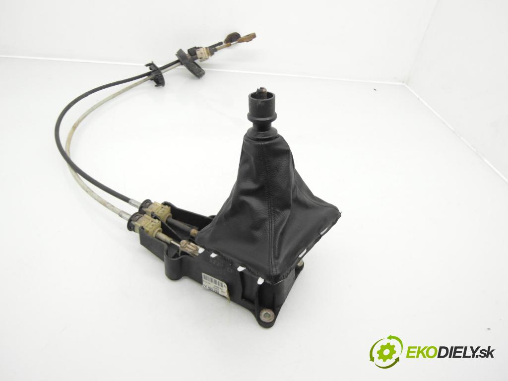 OPEL VECTRA C (Z02) LIFTBACK 2004 74,00 2.0 DTI 16V 101 - Y 20 DTH 1995,00 ZVEDÁK: 24465793
