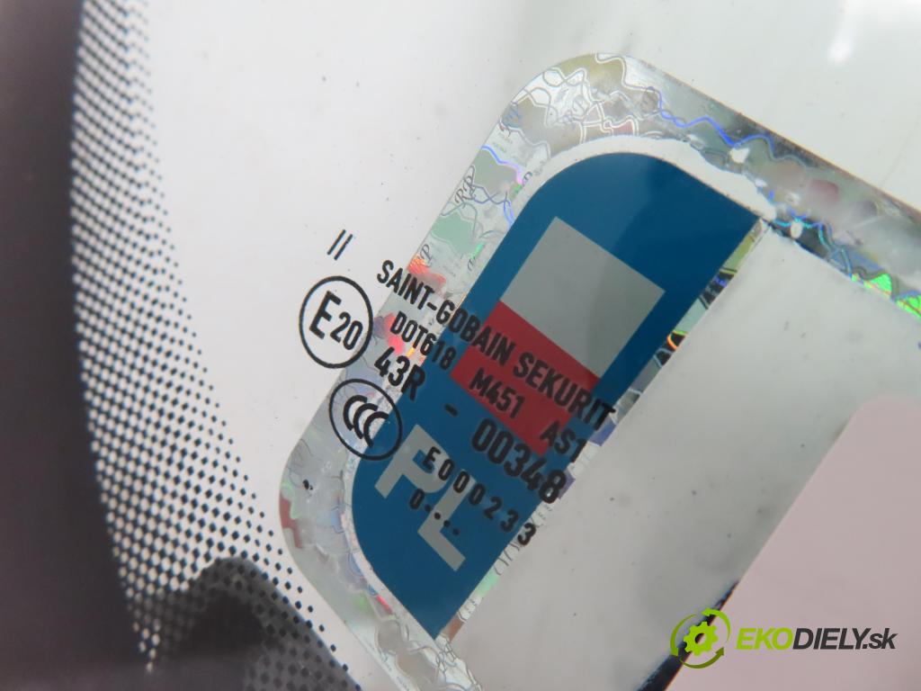 VW GOLF V (1K1) HB 2005 103,00 2.0 TDI 16V - BKD 1968,00 okno PŘEDNÍ