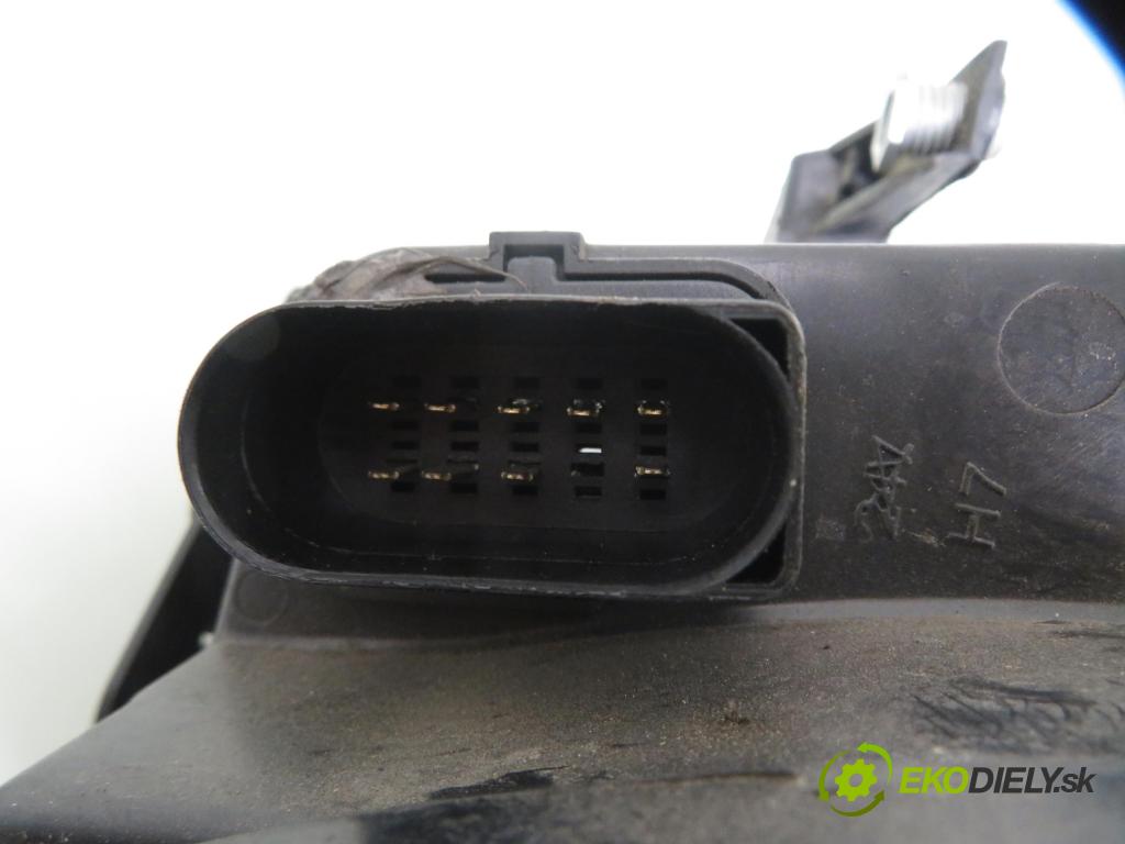 VW PASSAT B5.5 (3B3) SEDAN 2000 74,00 1.9 TDI PD 101 - AVB 1896,00 Svetlo LP 206244B