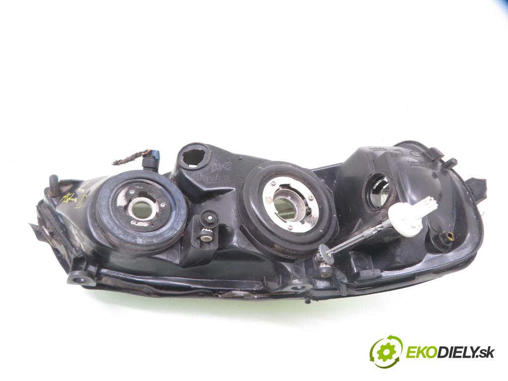 OPEL ASTRA G liftback (T98) HB 2002 62,00 1.6 8V - Z 16 SE 1598,00 světlo LP 