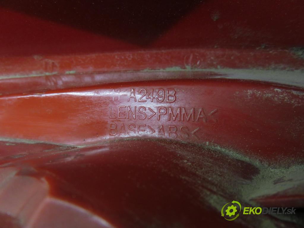 PEUGEOT 307 (3A/C) HB 2003 55,00 1.4 - KFW (TU3JP) 1360,00 Svetlo ľavé zadné 11A249B
