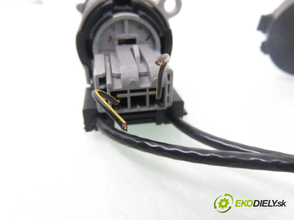 FORD FOCUS (DAW, DBW) HB 2002 85,00 1.8 TDCi - F9DA 1753,00 Lanko panel kúrenia 2M5111503AA ; 2M5111504AA