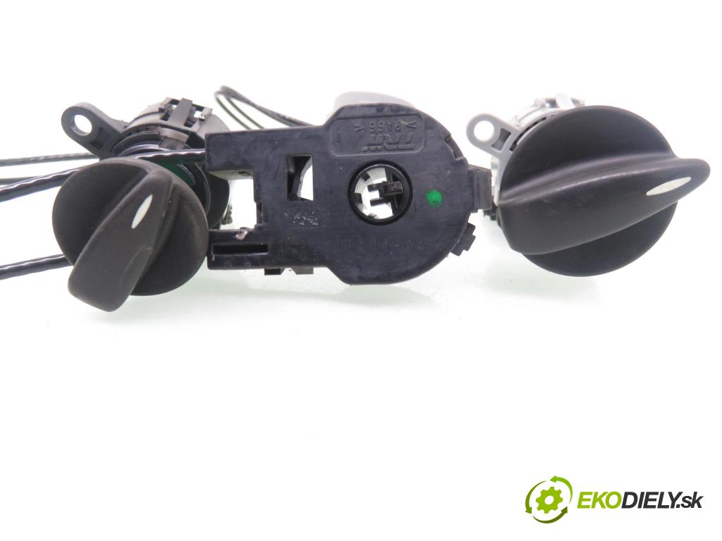 FORD FOCUS (DAW, DBW) HB 2002 85,00 1.8 TDCi - F9DA 1753,00 Lanko panel kúrenia 2M5111503AA ; 2M5111504AA