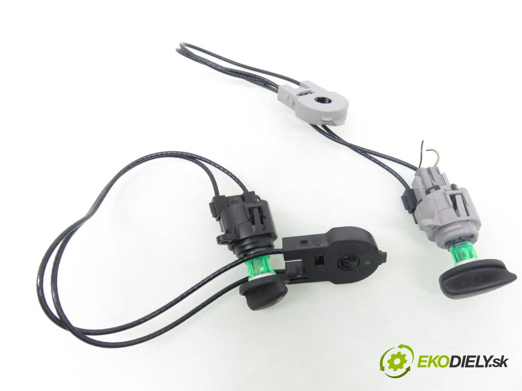 FORD FOCUS (DAW, DBW) HB 2002 85,00 1.8 TDCi - F9DA 1753,00 Lanko panel kúrenia 2M5111503AA ; 2M5111504AA