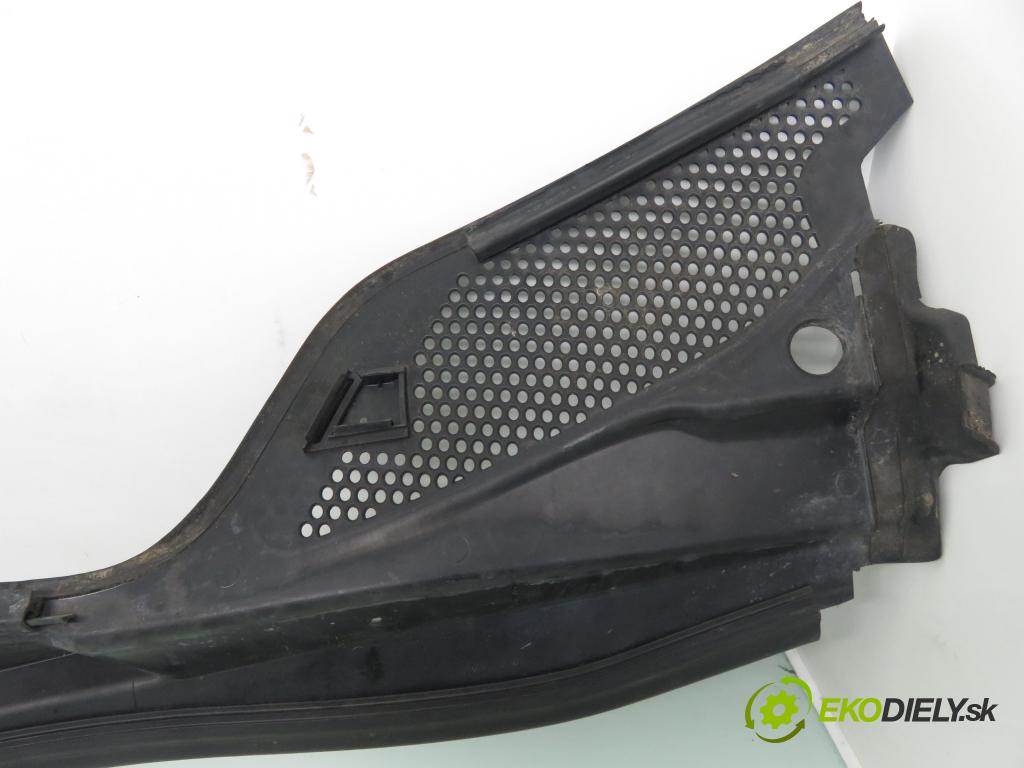 CITROEN C4 I (LC_) HB 2007 80,00 1.6 HDi 109 - 9HZ (DV6TED4) 1560,00 Torpédo, plast pod čelné okno 96583760XT (Torpédo (plast pod čelným sklom))