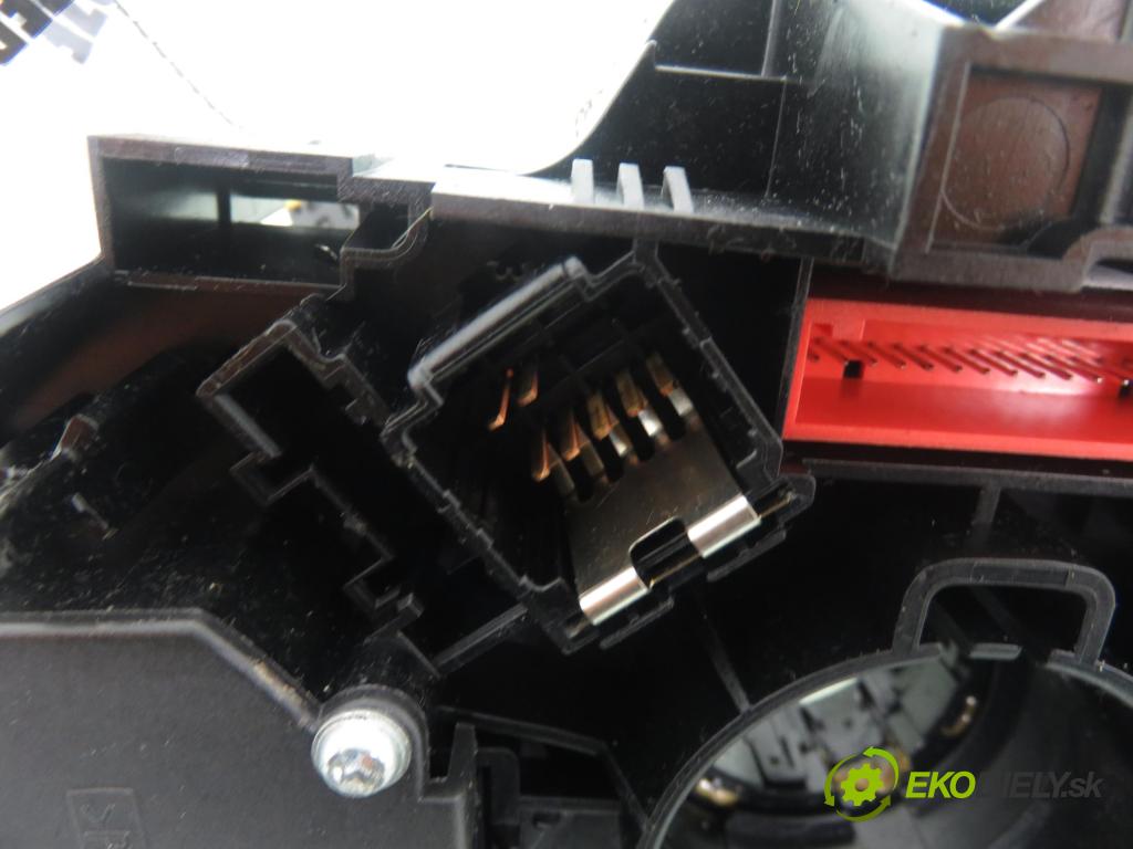 RENAULT MEGANE II (BM0/1_, CM0/1_) HB 2003 63,00 1.5 dCi 86 - K9K 724 1461,00 páčka/prepínač 8200216462