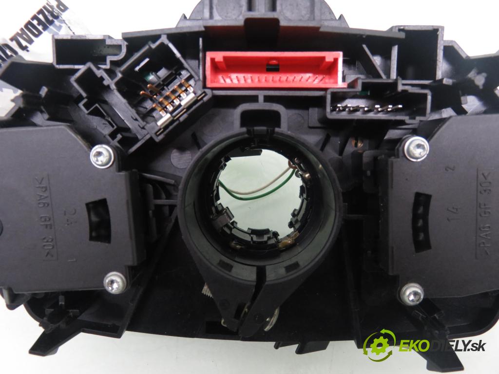 RENAULT MEGANE II (BM0/1_, CM0/1_) HB 2003 63,00 1.5 dCi 86 - K9K 724 1461,00 páčka/prepínač 8200216462