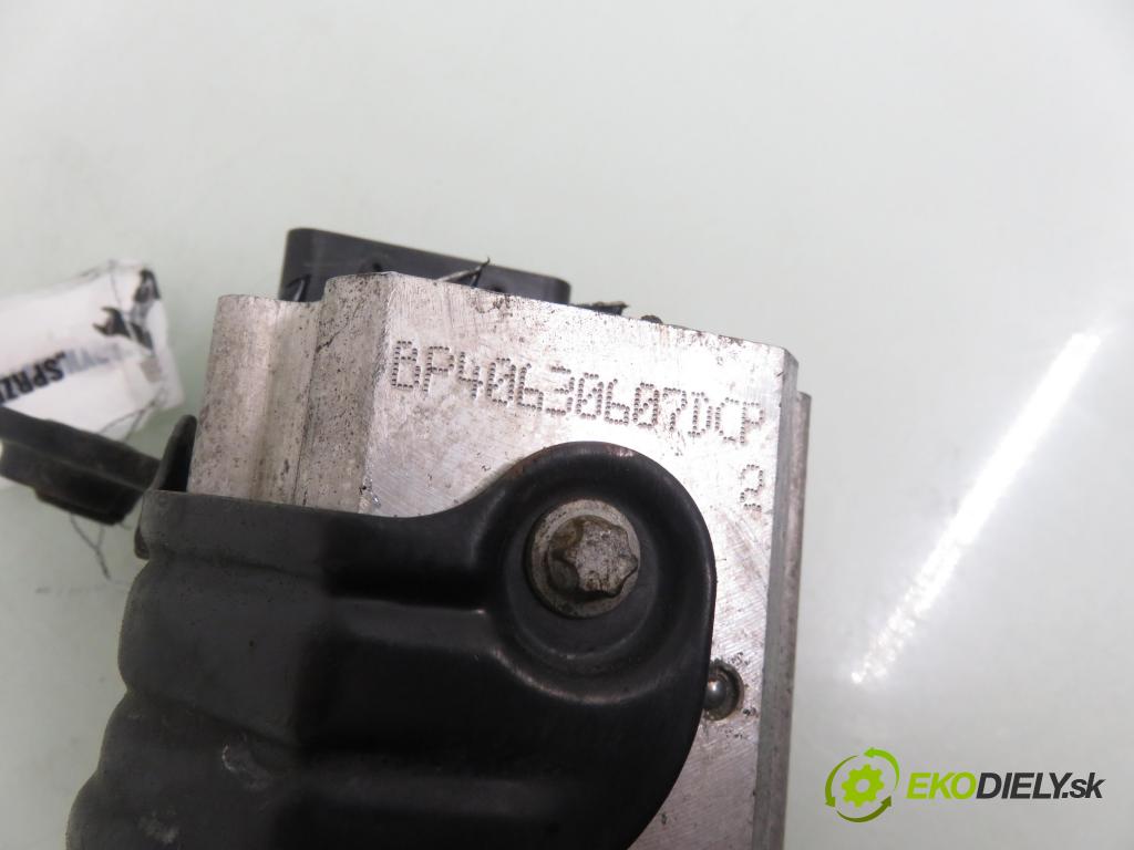 SAAB 9-3 (YS3F) SEDAN 2004 92,00 2.2 TiD - D223L 2171,00 Pumpa ABS EBC430EV ; 13509221AE ; 12801324 (Pumpa ABS)