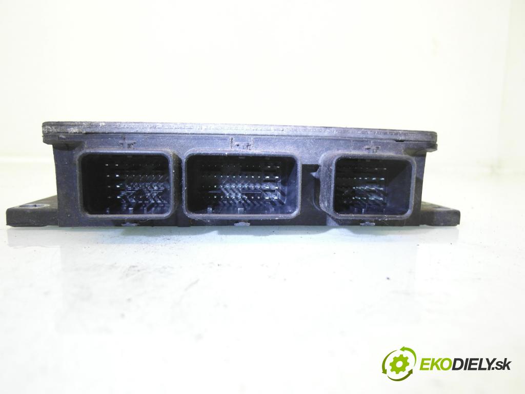 RENAULT MEGANE II (BM0/1_, CM0/1_) HB 2003 63,00 1.5 dCi 86 - K9K 724 1461,00 Riadiaca jednotka Motor R0410B020A ; 8200259832 ; 8200308212