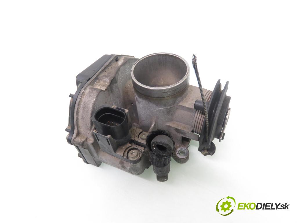 VW POLO (6N1) HB 1996 44,00 1.4 60 1390,00 Škrtiaca klapka 030133064D (Škrtiaca klapka)