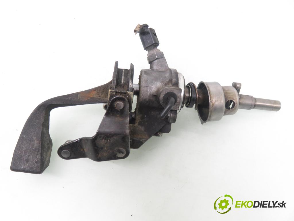 VW GOLF IV (1J1) HB 2000 66,00 1.9 TDI 90 - ALH 1896,00 Kulisa prevodovky 02J301232A ; 1J0711051D