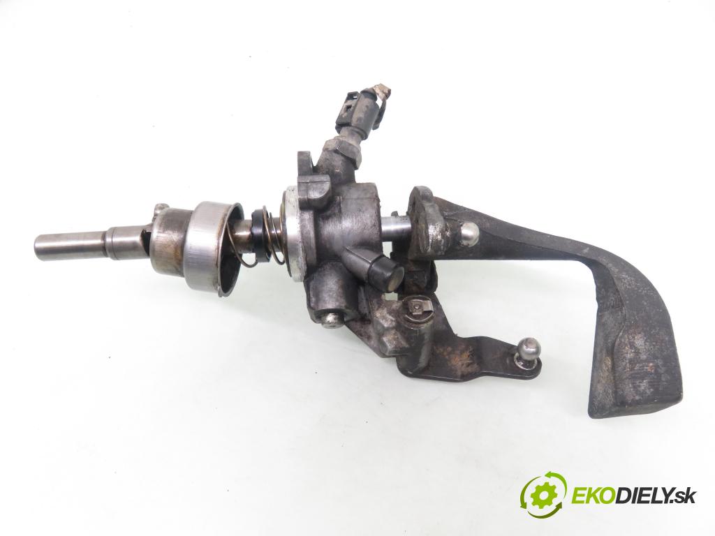 VW GOLF IV (1J1) HB 2000 66,00 1.9 TDI 90 - ALH 1896,00 Kulisa prevodovky 02J301232A ; 1J0711051D