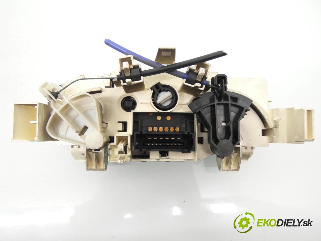 CITROEN C2 (JM_) HB 2004 52,00 1.4 HDi - 8HX (DV4TD) 1398,00 Panel topení KLIMATIZACE: F664480V