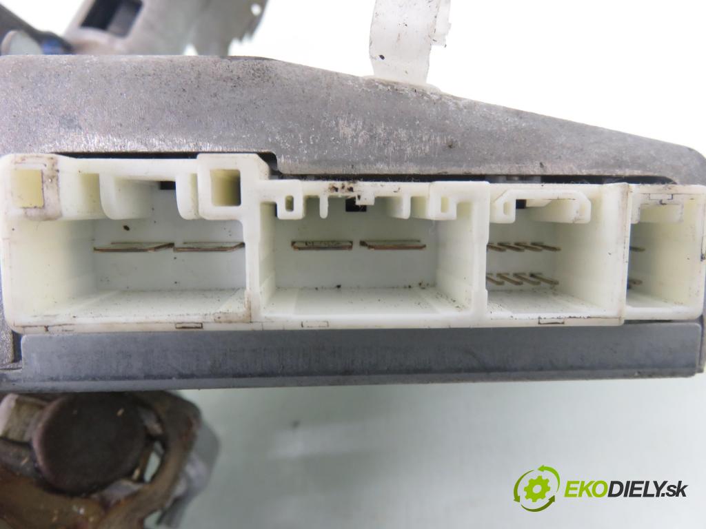 TOYOTA COROLLA kombi (_E12_) KOMBI 2004 81,00 1.6 VVT-i (ZZE121_) - 3ZZ-FE 1598,00 serv/podporovanie elektrické 4520002240 ; 8965002230 ; 0265005487