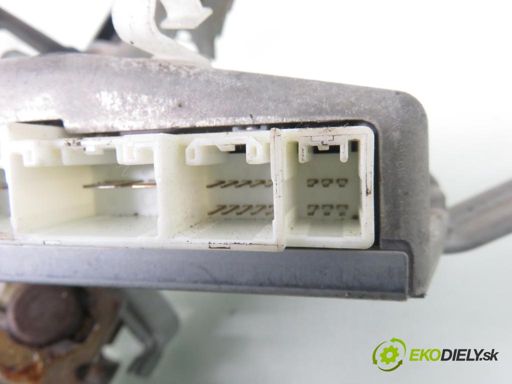 TOYOTA COROLLA kombi (_E12_) KOMBI 2004 81,00 1.6 VVT-i (ZZE121_) - 3ZZ-FE 1598,00 serv/podporovanie elektrické 4520002240 ; 8965002230 ; 0265005487