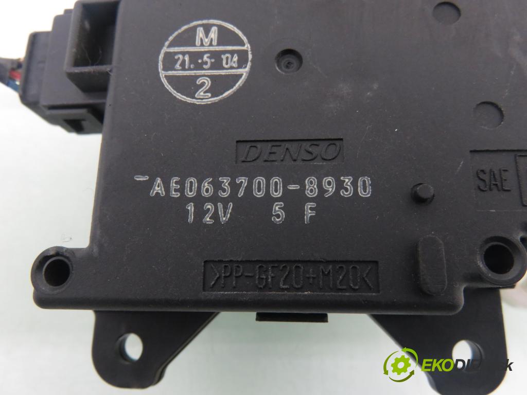TOYOTA COROLLA kombi (_E12_) KOMBI 2004 81,00 1.6 VVT-i (ZZE121_) - 3ZZ-FE 1598,00 Motorček dverí kúrenia AE0637008930