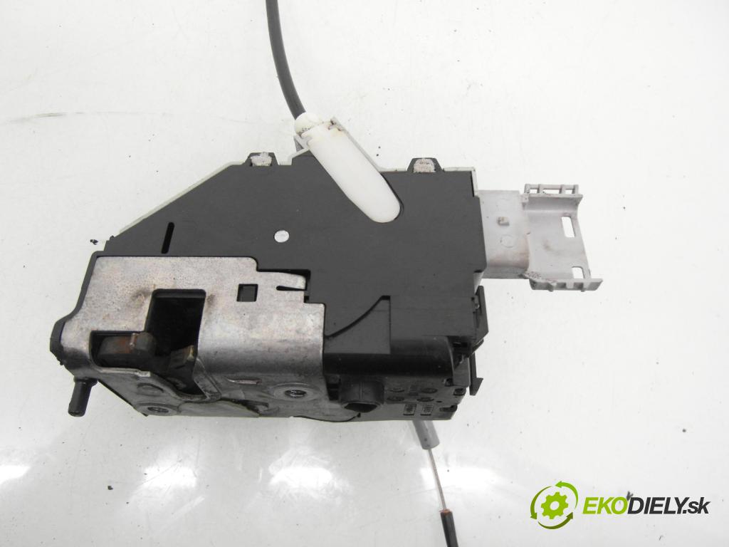 CITROEN C4 I (LC_) HB 2007 80,00 1.6 HDi 109 - 9HZ (DV6TED4) 1560,00 zámok 9681337180 ; 40717122