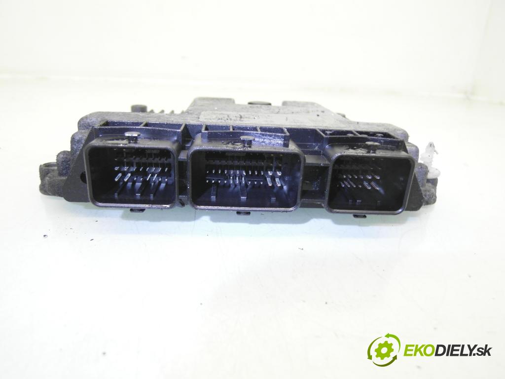 FORD C-MAX (DM2) MINIVAN 2004 80,00 1.6 TDCi - G8DD 1560,00 Riadiaca jednotka Motor 4M5112A650NA ; 0281011263