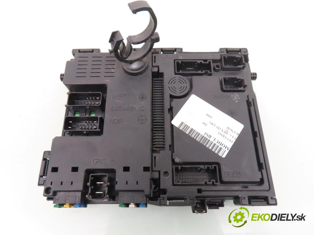 PEUGEOT 206 liftback (2A/C) HB 2000 440,00 1.1 i - HFX (TU1JP) 1124,00 MODUL BSI S105872300G ; 9626460880