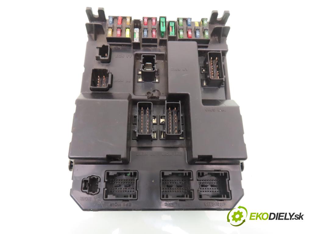 PEUGEOT 307 (3A/C) HB 2003 55,00 1.4 - KFW (TU3JP) 1360,00 MODUL BSI 9651197780 ; 9651197080
